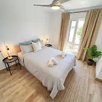 Bright & Cozy Acuario Beach&pool Апартаменты *