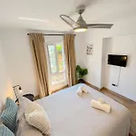 Апартаменты Bright & Cozy Acuario Beach&pool Бенальмадена
